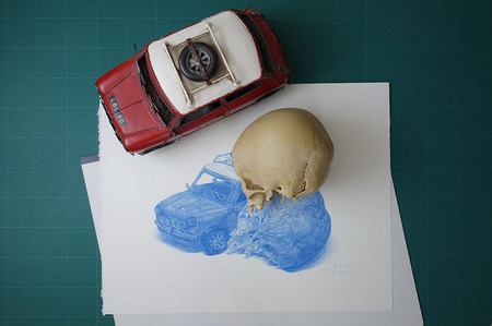 ブリキの車、人頭骨、素描.jpg